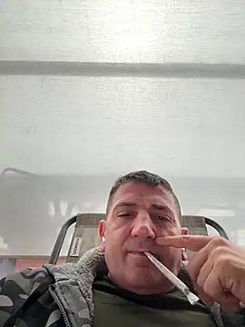 Snapshot of BULLBSX chatting on 03-13-26, 01:51 BULLBSX online show from 03-13-26, 01:51