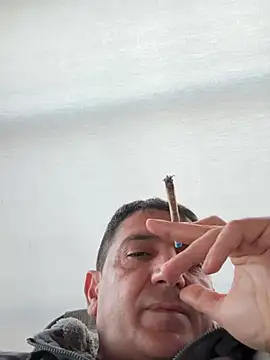 Snapshot of BULLBSX chatting on 03-19-26, 05:06 BULLBSX online show from 03-19-26, 05:06