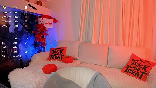 LilLisa online show from 10-26-25, 04:02