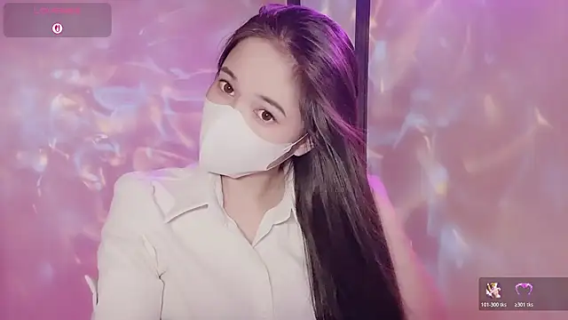 Snapshot of _Dorry_ chatting on 10-18-25, 03:24 Dorry online show from 10-18-25, 03:24