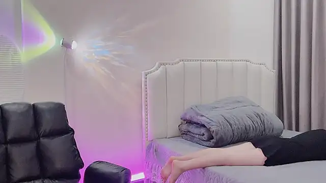 Snapshot of _Dorry_ chatting on 12-04-25, 08:12 Dorry online show from 12-04-25, 08:12