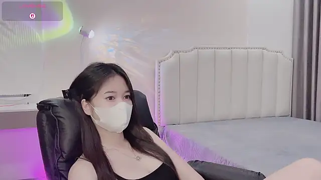 Snapshot of _Dorry_ chatting on 12-18-25, 09:21 Dorry online show from 12-18-25, 09:21