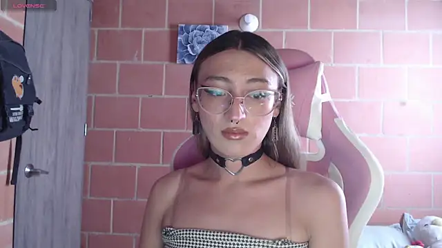 Snapshot of Andrea_camilaaa chatting on 10-01-25, 03:29 Andrea camilaaa online show from 10-01-25, 03:29