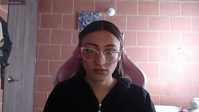 Snapshot of Andrea_camilaaa chatting on 02-16-26, 02:57 Andrea camilaaa online show from 02-16-26, 02:57