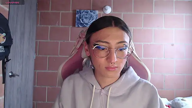 Snapshot of Andrea_camilaaa chatting on 02-19-26, 12:56 Andrea camilaaa online show from 02-19-26, 12:56