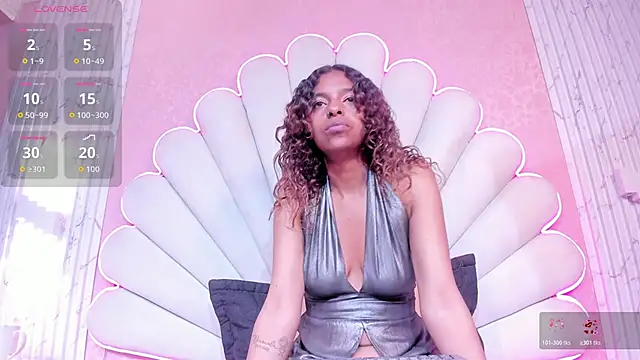 Snapshot of MisRoos chatting on 10-30-25, 04:30 MisRoos online show from 10-30-25, 04:30