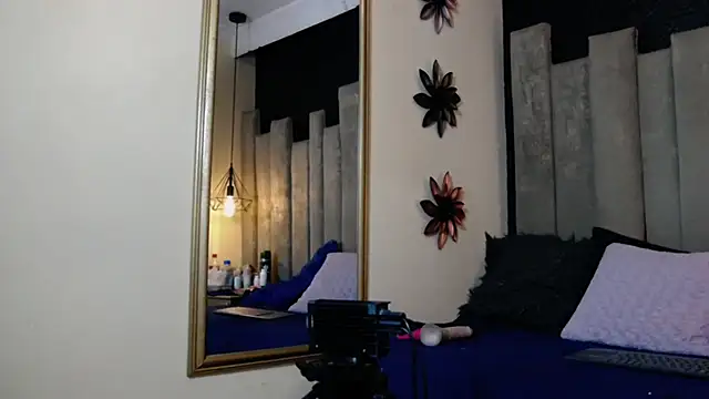 MisRoos online show from 06-15-26, 01:57