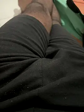 Snapshot of bigDick_000610 chatting on 10-05-25, 06:17 bigDick 000610 online show from 10-05-25, 06:17