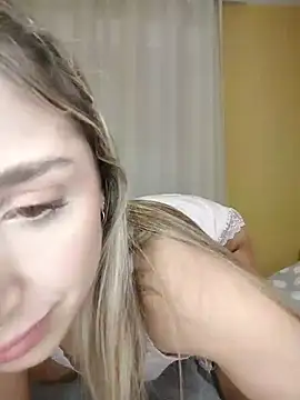 Snapshot of mikateen chatting on 11-06-25, 09:26 mikateen online show from 11-06-25, 09:26