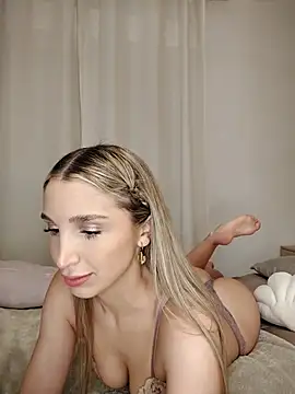 Snapshot of mikateen chatting on 01-31-26, 10:41 mikateen online show from 01-31-26, 10:41