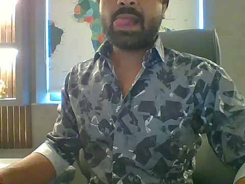 Snapshot of autophile-indian chatting on 11-20-25, 08:03 autophile-indian online show from 11-20-25, 08:03