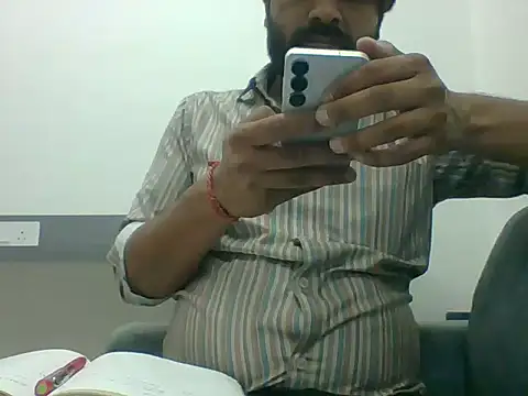 Snapshot of autophile-indian chatting on 12-23-25, 06:22 autophile-indian online show from 12-23-25, 06:22