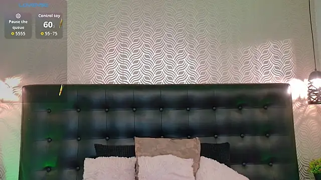 Snapshot of Sharonevanss_ chatting on 01-08-26, 08:11 Sharonevanss online show from 01-08-26, 08:11