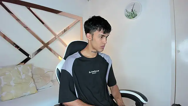 Thiago twink online show from 10-20-25, 07:47