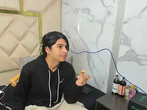 Allisonts69 online show from 09-24-25, 03:21