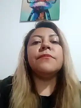 Snapshot of Mafary chatting on 10-15-25, 01:39 Mafary online show from 10-15-25, 01:39