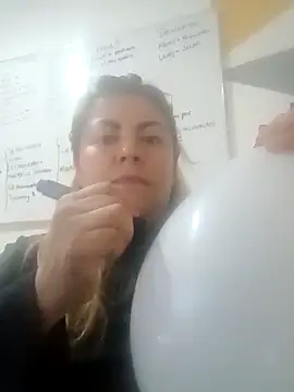 Snapshot of Mafary chatting on 11-23-25, 05:02 Mafary online show from 11-23-25, 05:02