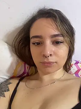 Snapshot of karla-thomsom10 chatting on 12-22-25, 04:37 karla-thomsom10 online show from 12-22-25, 04:37