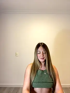 Snapshot of Zara_Ross chatting on 09-16-25, 03:57 Zara Ross online show from 09-16-25, 03:57