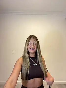 Snapshot of Zara_Ross chatting on 02-18-26, 02:40 Zara Ross online show from 02-18-26, 02:40