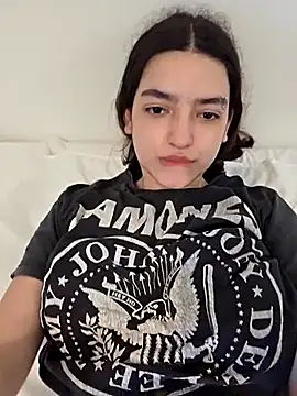 Snapshot of abrilour chatting on 12-03-25, 12:14 abrilour online show from 12-03-25, 12:14