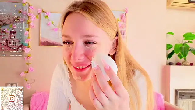 CindyGreen online show from 10-04-25, 07:06