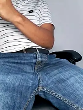 Snapshot of Bosssweet22cm chatting on 02-13-26, 12:28 Bosssweet22cm online show from 02-13-26, 12:28