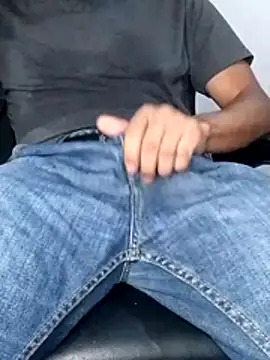 Snapshot of Bosssweet22cm chatting on 02-17-26, 03:40 Bosssweet22cm online show from 02-17-26, 03:40