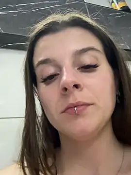 LilyIrons online show from 04-26-26, 02:48