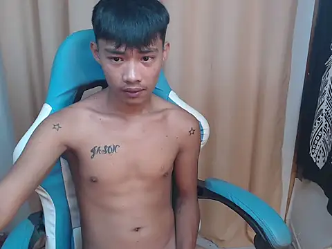 Snapshot of urasianjason chatting on 09-14-25, 12:15 urasianjason online show from 09-14-25, 12:15