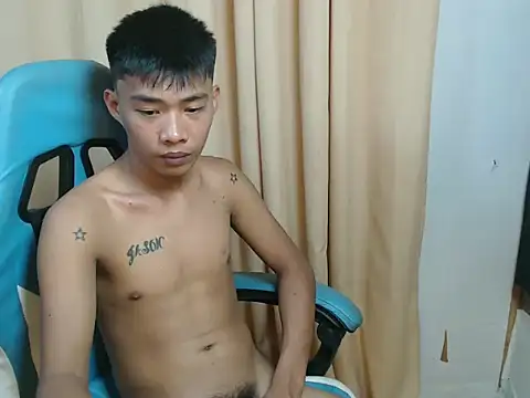 Snapshot of urasianjason chatting on 11-26-25, 11:00 urasianjason online show from 11-26-25, 11:00