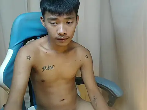 Snapshot of urasianjason chatting on 12-18-25, 03:18 urasianjason online show from 12-18-25, 03:18