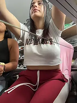 Snapshot of GiaDuque chatting on 02-03-26, 01:05 GiaDuque online show from 02-03-26, 01:05