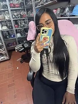 Snapshot of GiaDuque chatting on 02-25-26, 12:48 GiaDuque online show from 02-25-26, 12:48