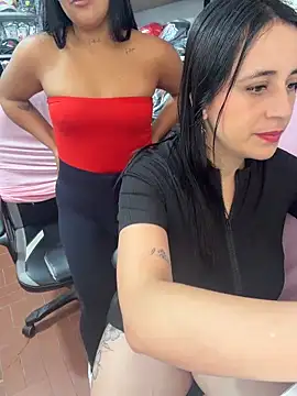 Snapshot of GiaDuque chatting on 03-10-26, 01:05 GiaDuque online show from 03-10-26, 01:05