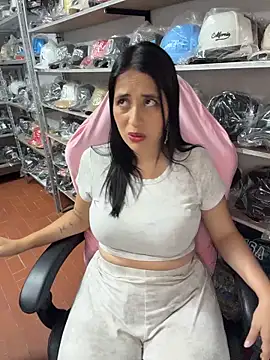 Snapshot of GiaDuque chatting on 03-13-26, 10:22 GiaDuque online show from 03-13-26, 10:22