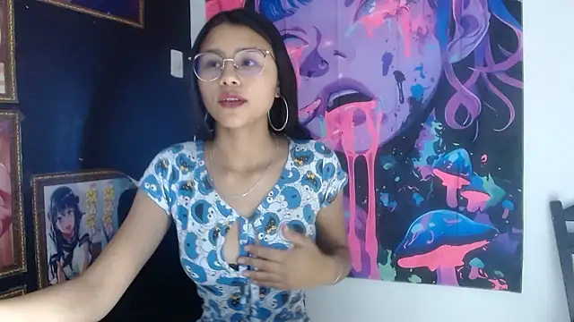 Snapshot of SofieLove_01 chatting on 10-05-25, 07:50 SofieLove 01 online show from 10-05-25, 07:50