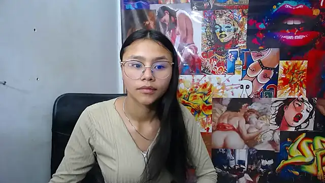 Snapshot of SofieLove_01 chatting on 10-24-25, 08:55 SofieLove 01 online show from 10-24-25, 08:55