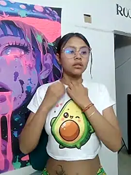 Snapshot of SofieLove_01 chatting on 12-15-25, 08:51 SofieLove 01 online show from 12-15-25, 08:51