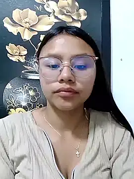 Snapshot of SofieLove_01 chatting on 12-23-25, 08:45 SofieLove 01 online show from 12-23-25, 08:45