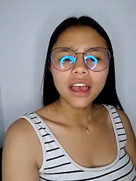 Snapshot of SofieLove_01 chatting on 02-05-26, 07:57 SofieLove 01 online show from 02-05-26, 07:57