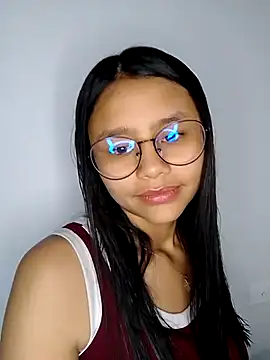 Snapshot of SofieLove_01 chatting on 02-08-26, 08:18 SofieLove 01 online show from 02-08-26, 08:18