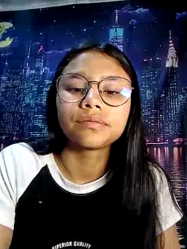 Snapshot of SofieLove_01 chatting on 03-04-26, 05:13 SofieLove 01 online show from 03-04-26, 05:13