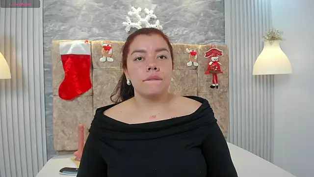 leilapons online show from 12-21-25, 03:52