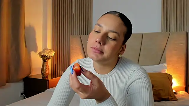 Rachell Jamess online show from 10-14-25, 03:40