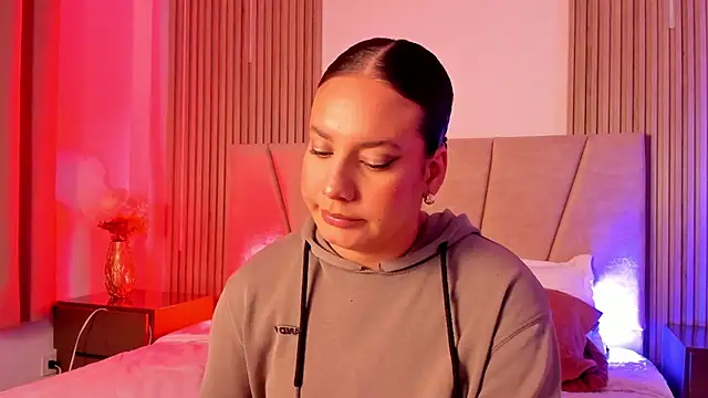 Rachell Jamess online show from 10-28-25, 03:43