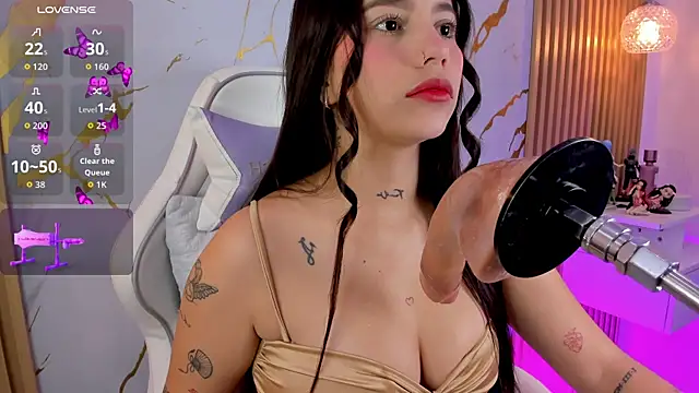 alissaowens  online show from 11-24-25, 10:37