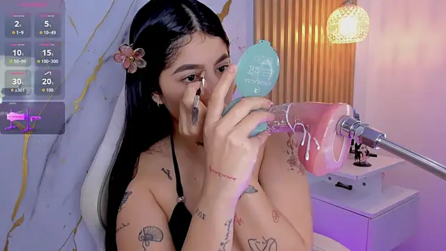 Snapshot of alissaowens_ chatting on 06-19-26, 11:03 alissaowens online show from 06-19-26, 11:03