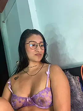 EVAH LEE  online show from 04-23-26, 12:01