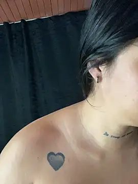 EVAH LEE  online show from 06-10-26, 04:01